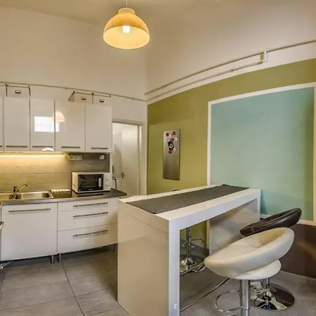 Apartment Location, Location, Location! You Gonna Love It!